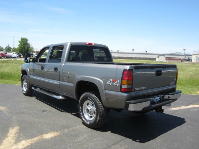 2006 GMC Sierra 2500 SLE Sierra 2WD