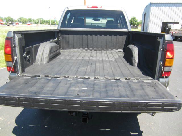 2006 GMC Sierra 2500 SLE Sierra 2WD