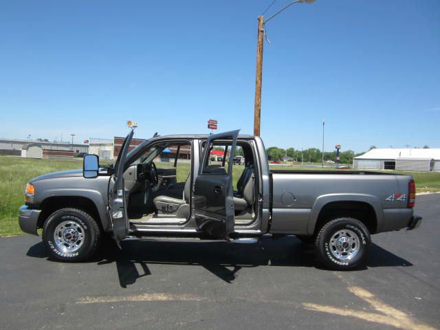 2006 GMC Sierra 2500 SLE Sierra 2WD