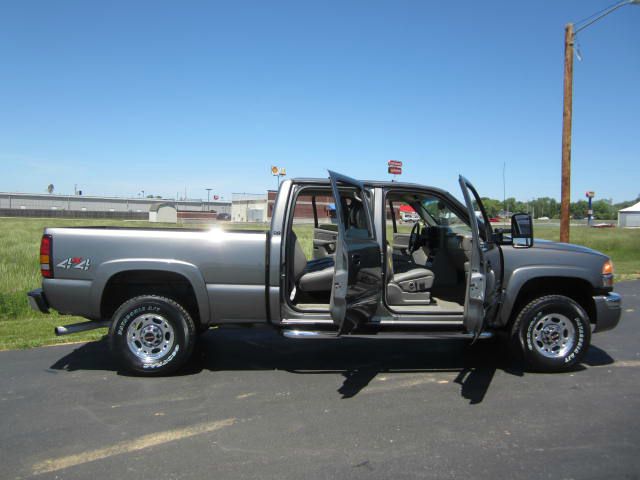 2006 GMC Sierra 2500 SLE Sierra 2WD