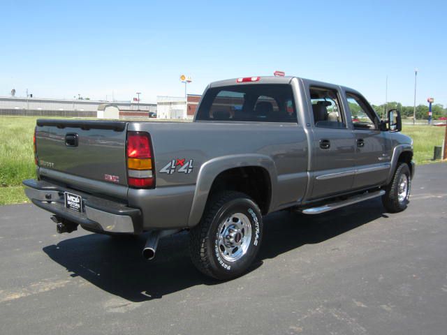 2006 GMC Sierra 2500 SLE Sierra 2WD