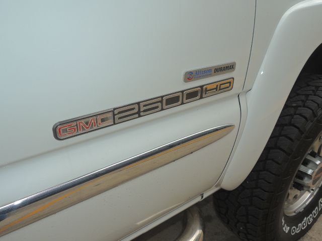 2006 GMC Sierra 2500 SLE Sierra 2WD