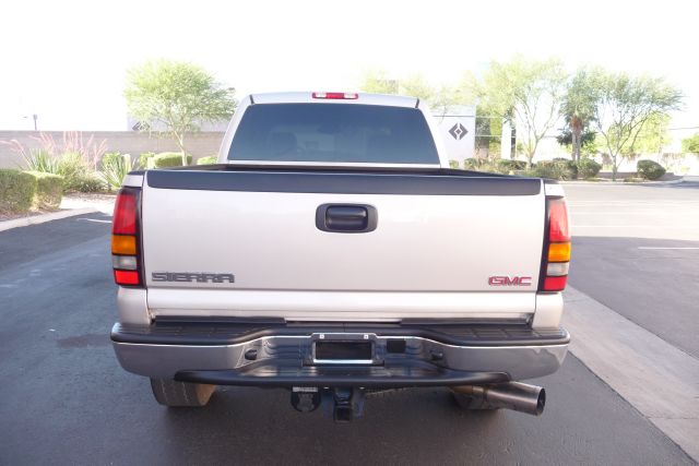 2006 GMC Sierra 2500 SLE Sierra 2WD