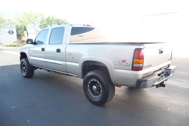 2006 GMC Sierra 2500 SLE Sierra 2WD