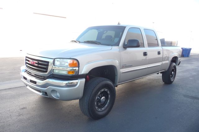 2006 GMC Sierra 2500 SLE Sierra 2WD