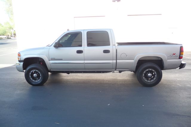 2006 GMC Sierra 2500 SLE Sierra 2WD