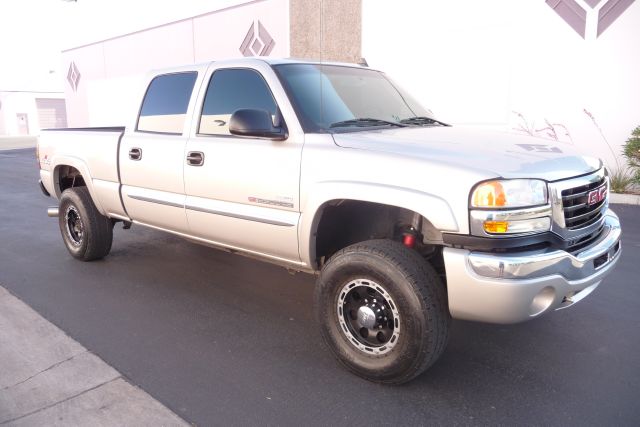 2006 GMC Sierra 2500 SLE Sierra 2WD