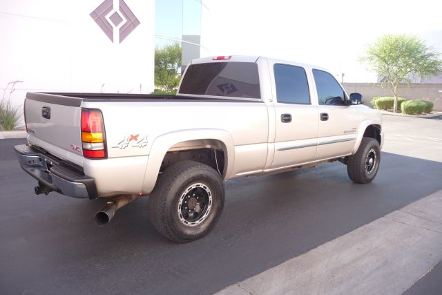 2006 GMC Sierra 2500 SLE Sierra 2WD