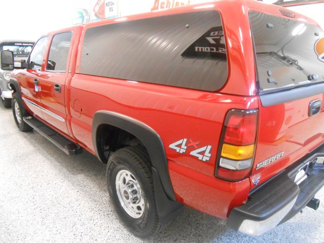 2006 GMC Sierra 2500 SLE Sierra 2WD