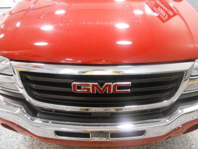 2006 GMC Sierra 2500 SLE Sierra 2WD