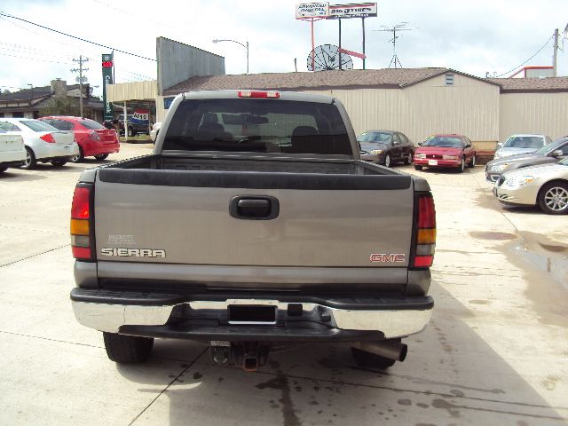 2006 GMC Sierra 2500 4WD EXT LT