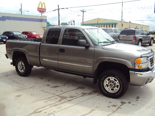 2006 GMC Sierra 2500 4WD EXT LT