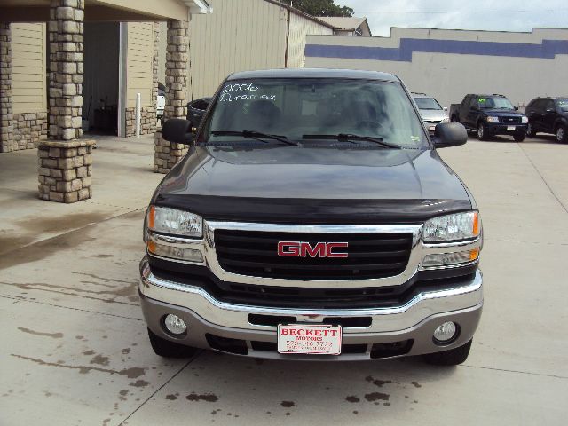 2006 GMC Sierra 2500 4WD EXT LT