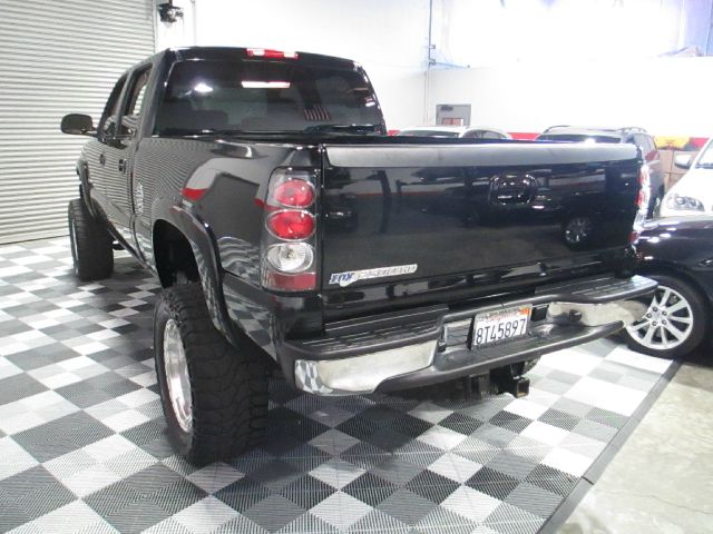 2006 GMC Sierra 2500 SLE Sierra 2WD