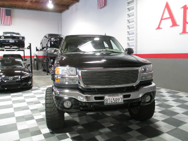 2006 GMC Sierra 2500 SLE Sierra 2WD