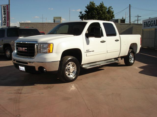 2007 GMC Sierra 2500 XLE Passenger Van