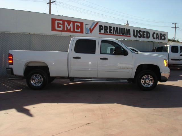 2007 GMC Sierra 2500 XLE Passenger Van