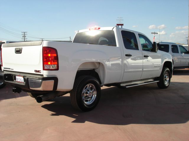 2007 GMC Sierra 2500 XLE Passenger Van