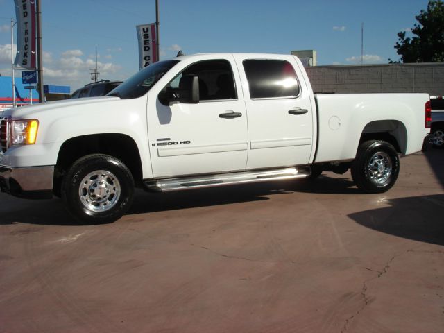 2007 GMC Sierra 2500 XLE Passenger Van