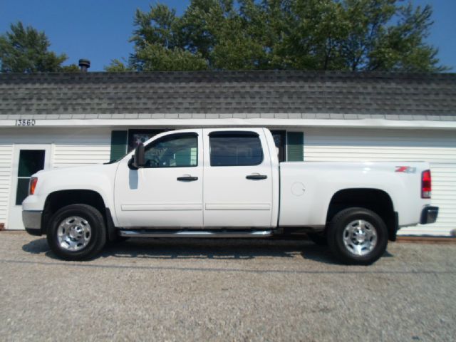 2008 GMC Sierra 2500 4dr Sdn 2.7T Quattro Auto