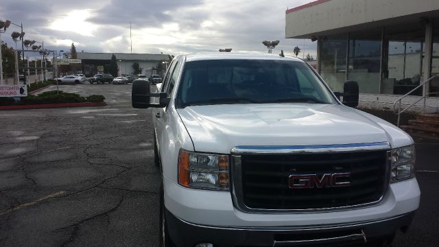 2008 GMC Sierra 2500 4dr S Tiptronic