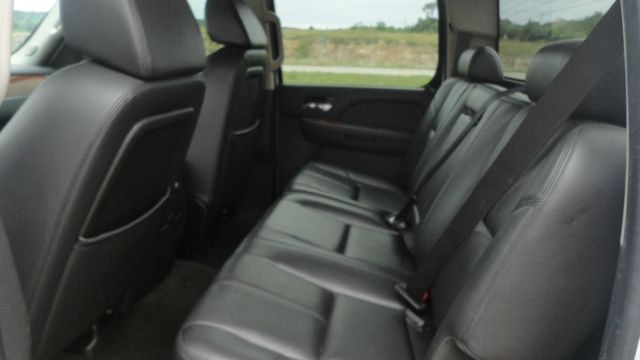 2008 GMC Sierra 2500 4dr Sdn 2.7T Quattro Auto