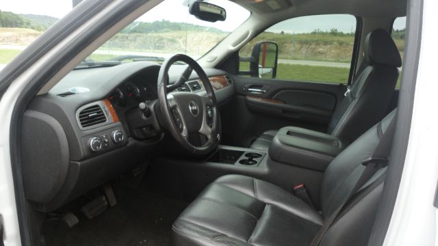 2008 GMC Sierra 2500 4dr Sdn 2.7T Quattro Auto