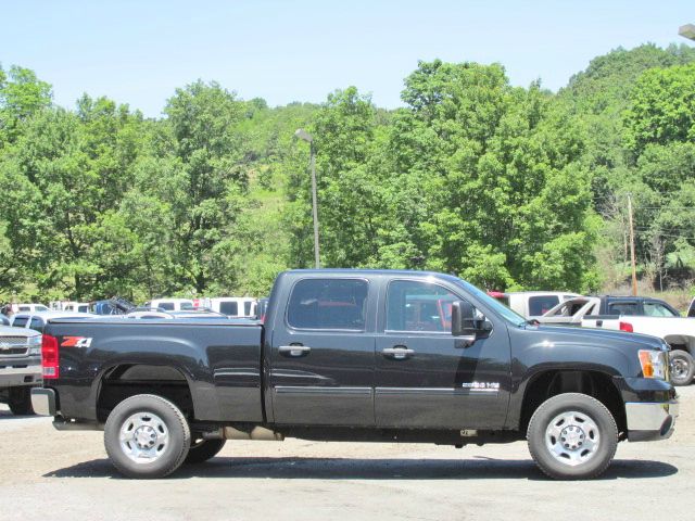 2010 GMC Sierra 2500 F150 Regular Cab XLT Pickup 4D 8 Ft