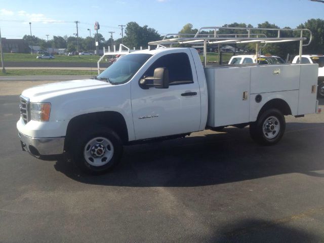 2010 GMC Sierra 2500 EX Sedan AUTO