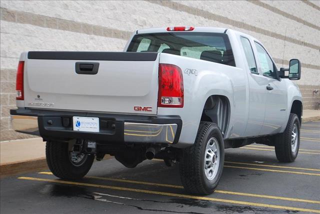 2013 GMC Sierra 2500 EX Sedan AUTO