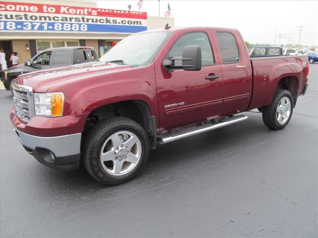 2013 GMC Sierra 2500 EX W/ Rear Entertainment