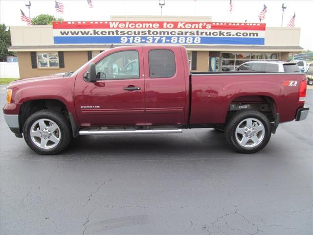 2013 GMC Sierra 2500 EX W/ Rear Entertainment