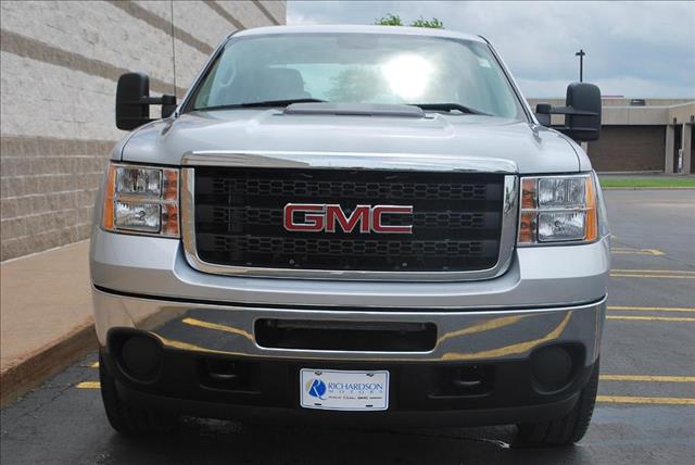 2013 GMC Sierra 2500 EX Sedan AUTO