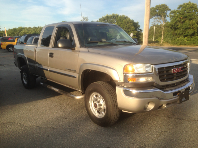 2003 GMC Sierra 2500HD Standard 4X4 Hardtop