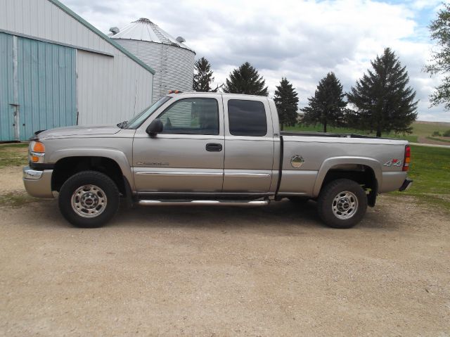 2003 GMC Sierra 2500HD 4dr 2.9L Twin Turbo AWD W/3rd