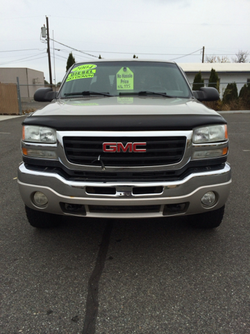 2004 GMC Sierra 2500HD Lsall Wheeldrive