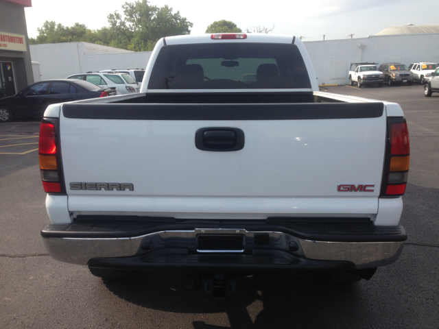 2006 GMC Sierra 2500HD SLE Sierra 2WD