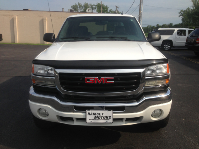 2006 GMC Sierra 2500HD SLE Sierra 2WD