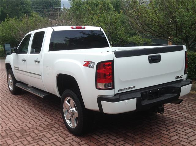 2011 GMC Sierra 2500HD Sr5...4-wheel Drive