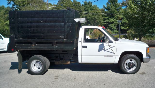 2000 GMC Sierra 3500 Lariat 4D Crew Cab Truck