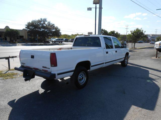 2000 GMC Sierra 3500 Signature L Sedan 4D