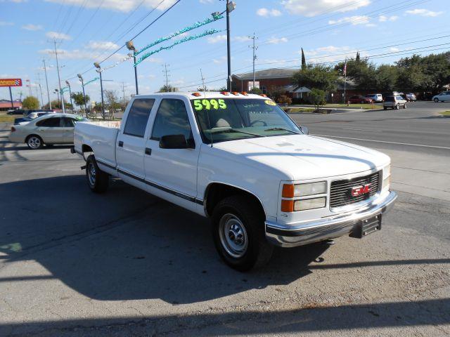 2000 GMC Sierra 3500 Signature L Sedan 4D