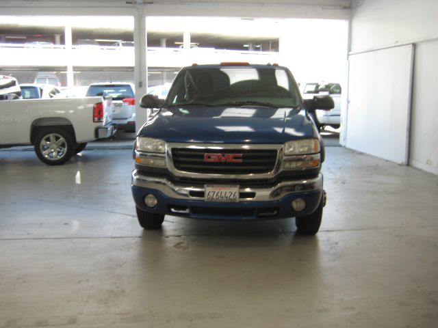 2003 GMC Sierra 3500 AWD Crew Cab Short Box