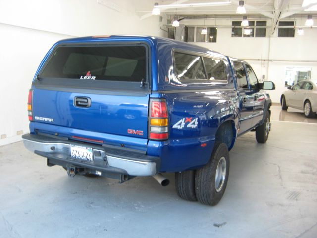 2003 GMC Sierra 3500 AWD Crew Cab Short Box