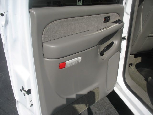 2003 GMC Sierra 3500 2006 Mercury Premier