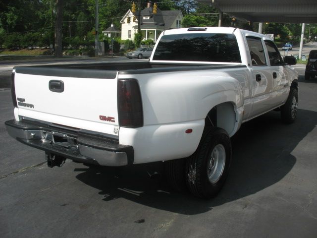 2003 GMC Sierra 3500 2006 Mercury Premier