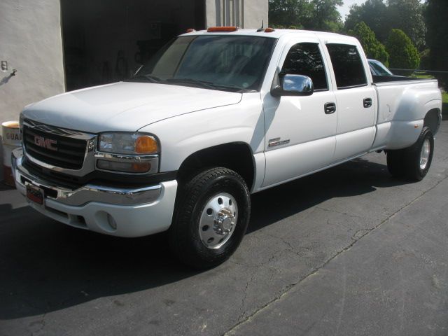 2003 GMC Sierra 3500 2006 Mercury Premier