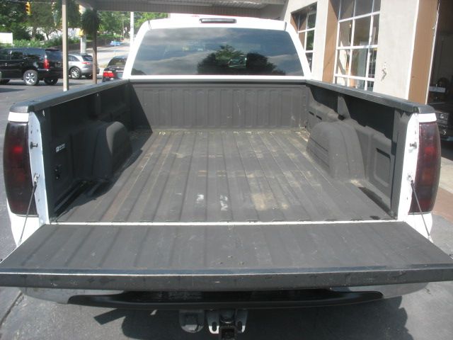 2003 GMC Sierra 3500 2006 Mercury Premier