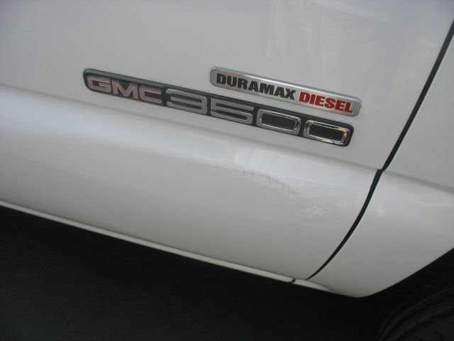 2003 GMC Sierra 3500 2006 Mercury Premier