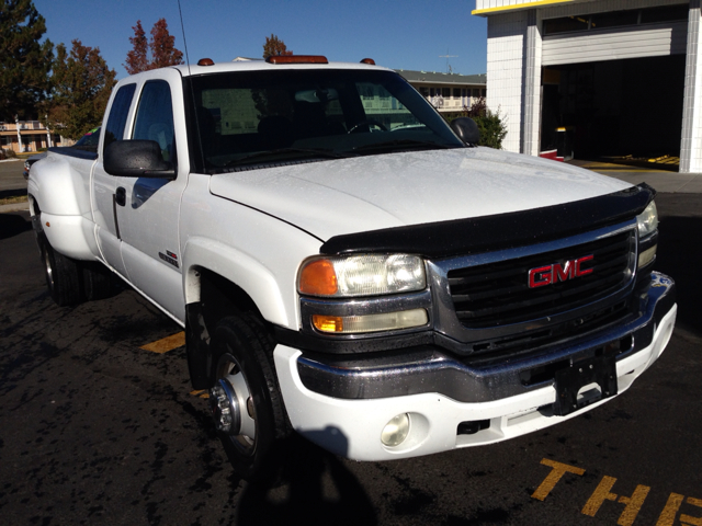 2004 GMC Sierra 3500 Taxi Sedan